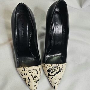 🔥"All SAINTS"🔥 Black and Cream 100% Leather Pumps